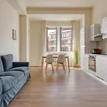 Apartment Hostmate - - Doria - Stazione Milan