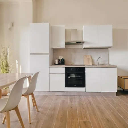 Hostmate - - Doria - Stazione Apartament *